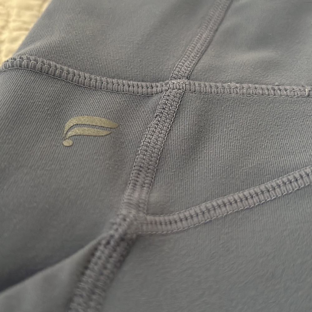 Fabletics Capri length High Rise Oasis Size 4X soft blue - Picture 11 of 11